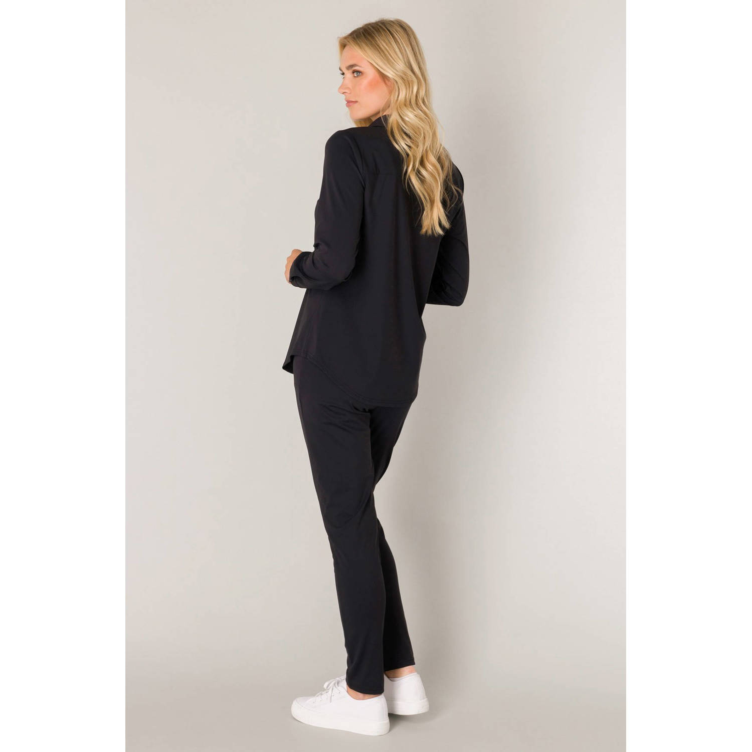 Base Level blouse travelstof zwart