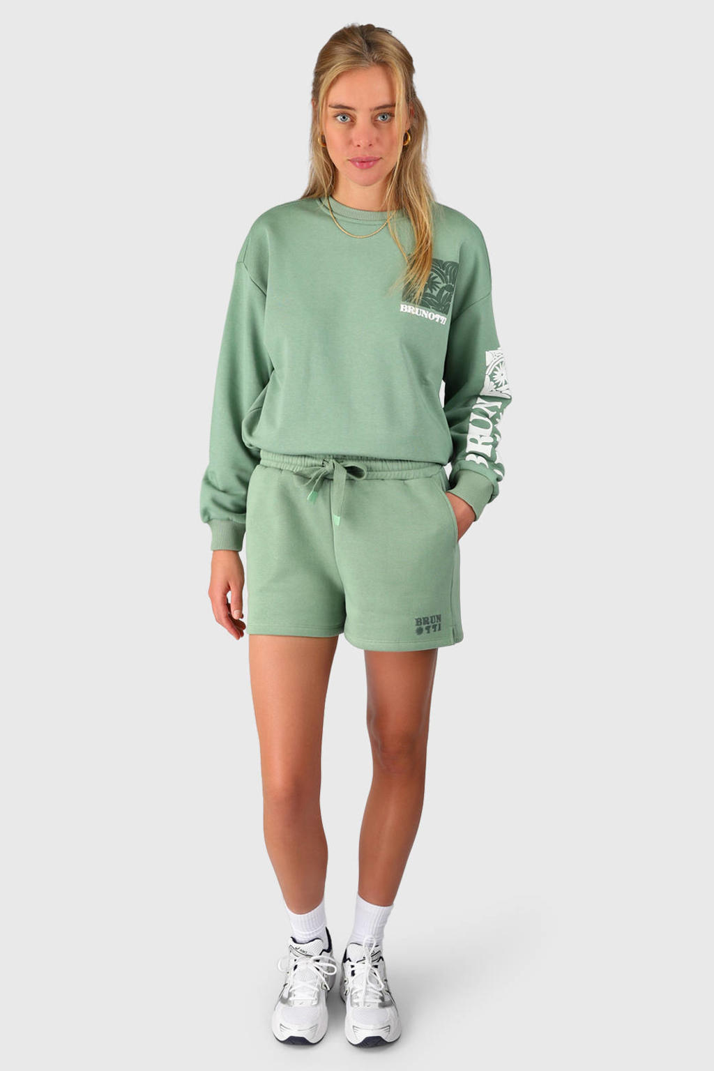 Groene dames Brunotti short van sweat materiaal met regular waist en elastische tailleband met koord