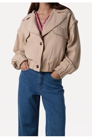trenchcoat beige