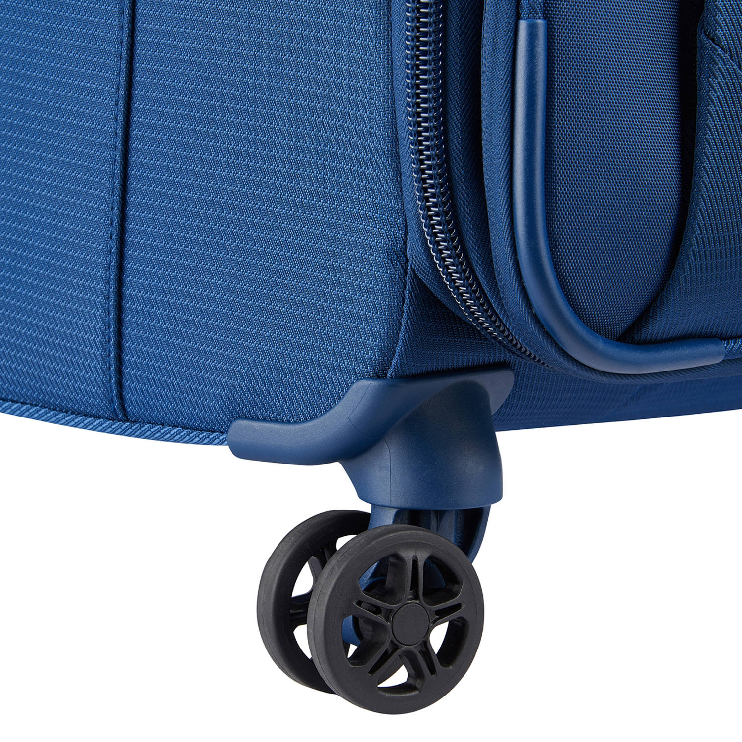 Delsey trolley Montmarte Air 2.0 83 cm. blauw