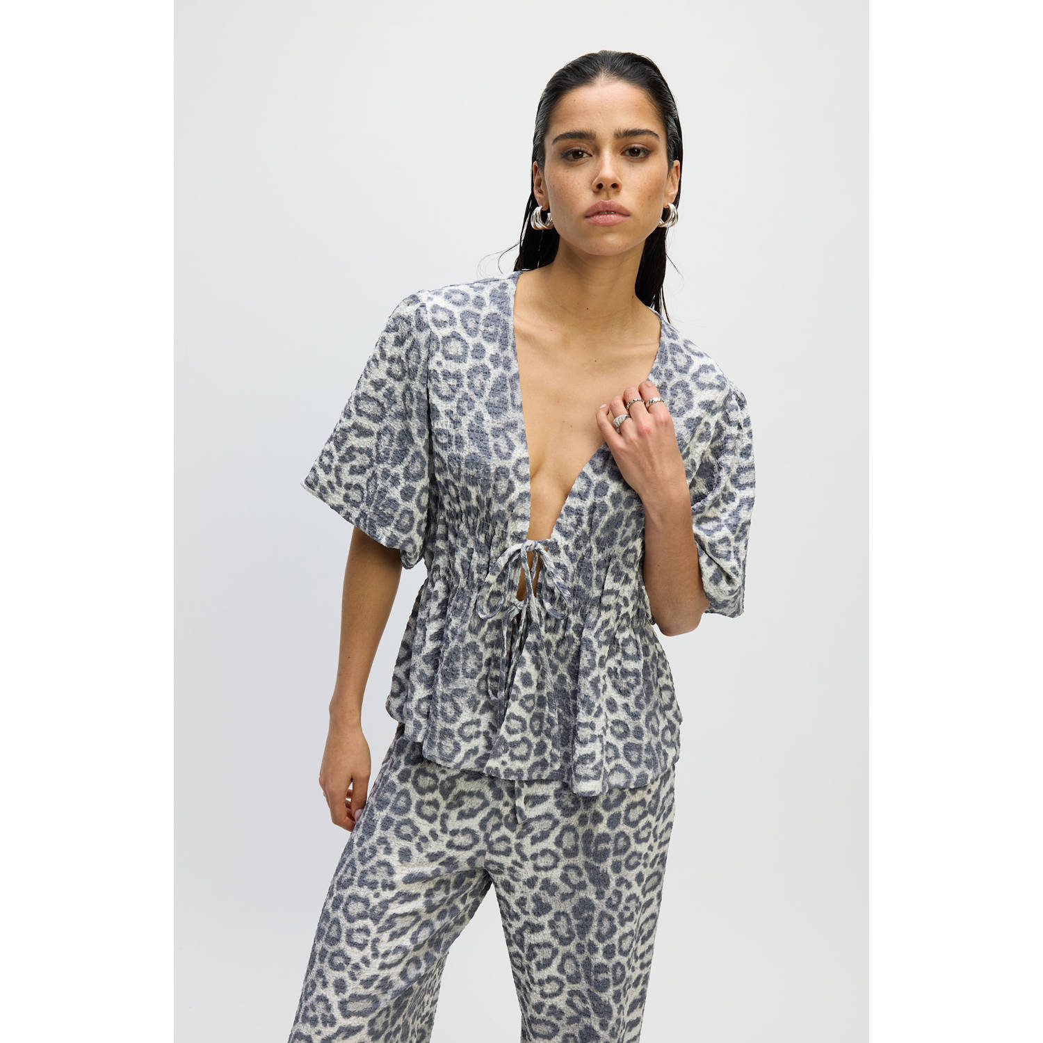 REFINED DEPARTMENT Dames Blouses Poppy Grijs