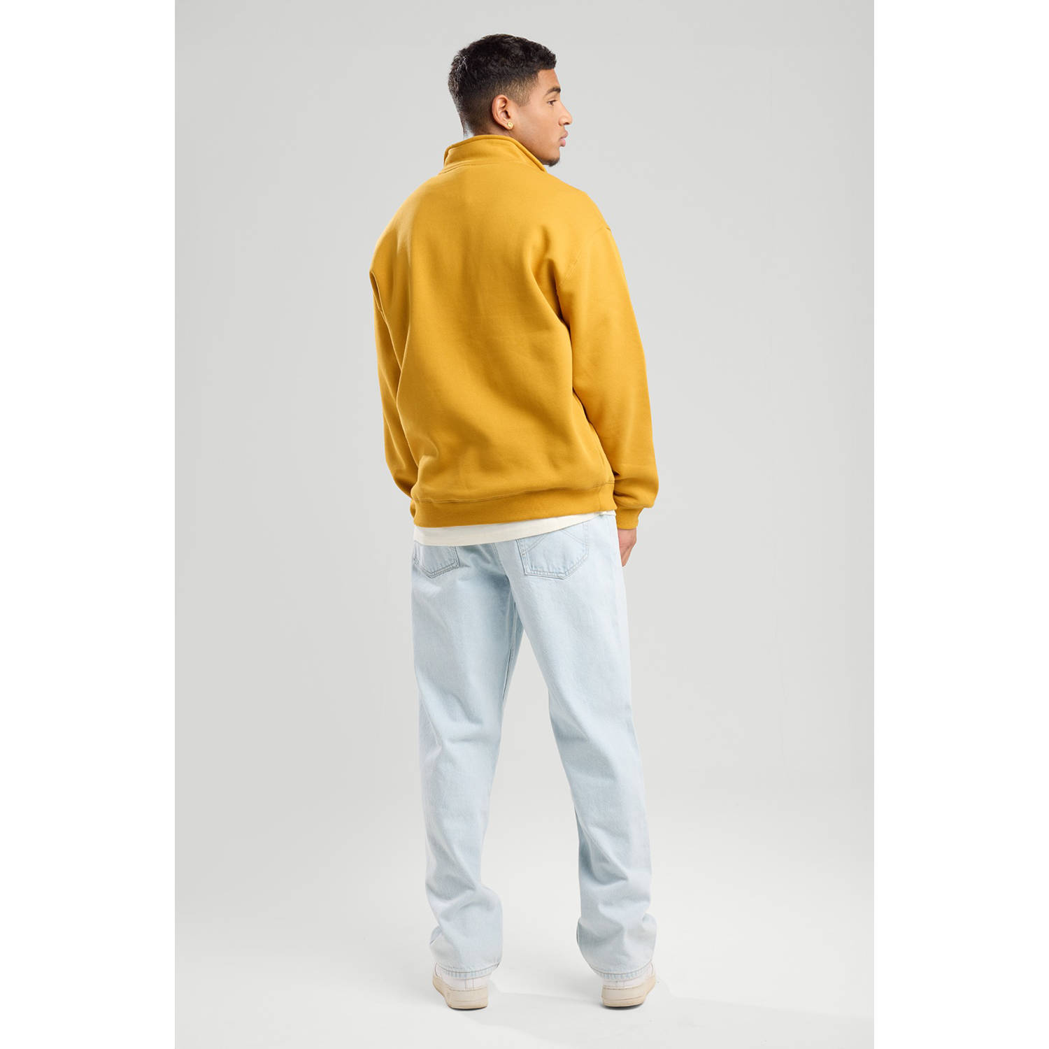 America Today sweater geel