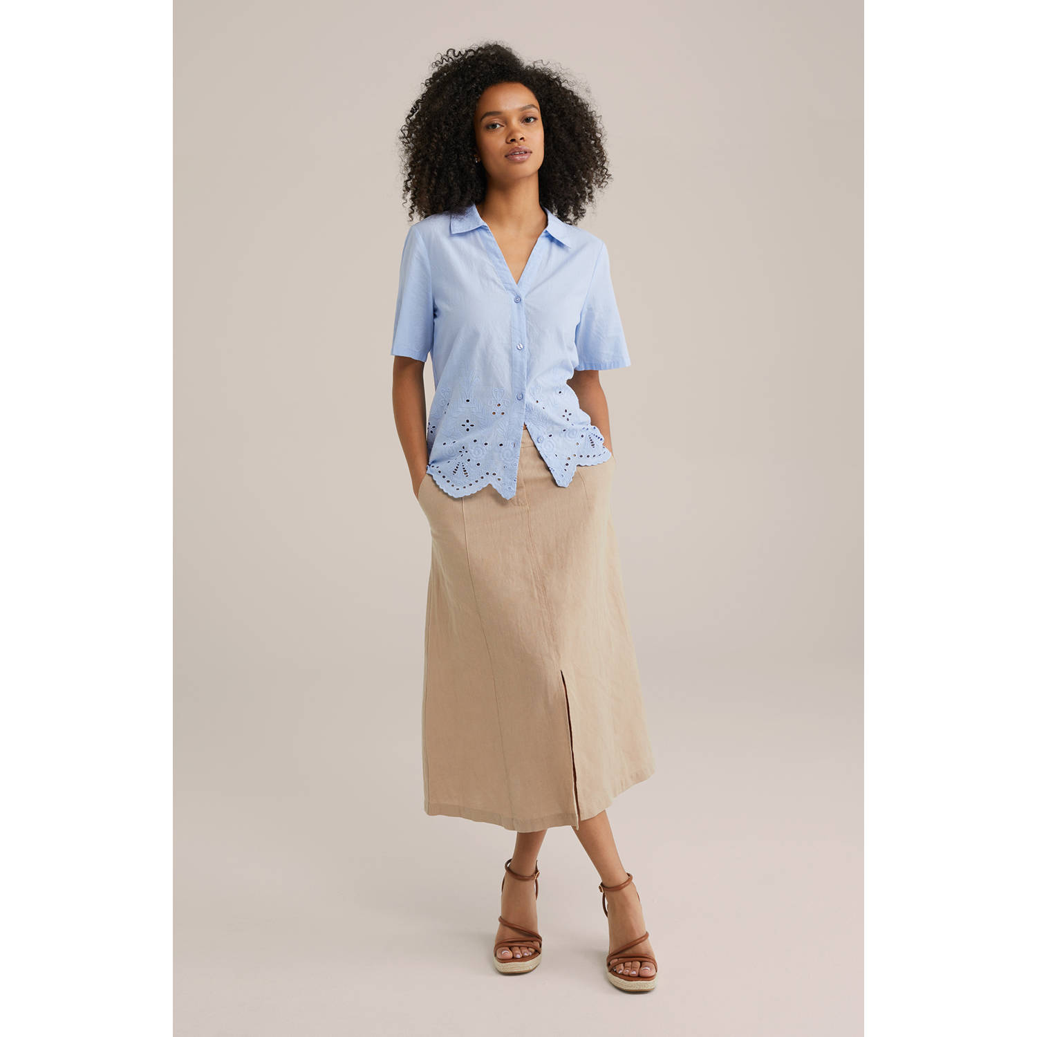 WE Fashion blouse lichtblauw broderie