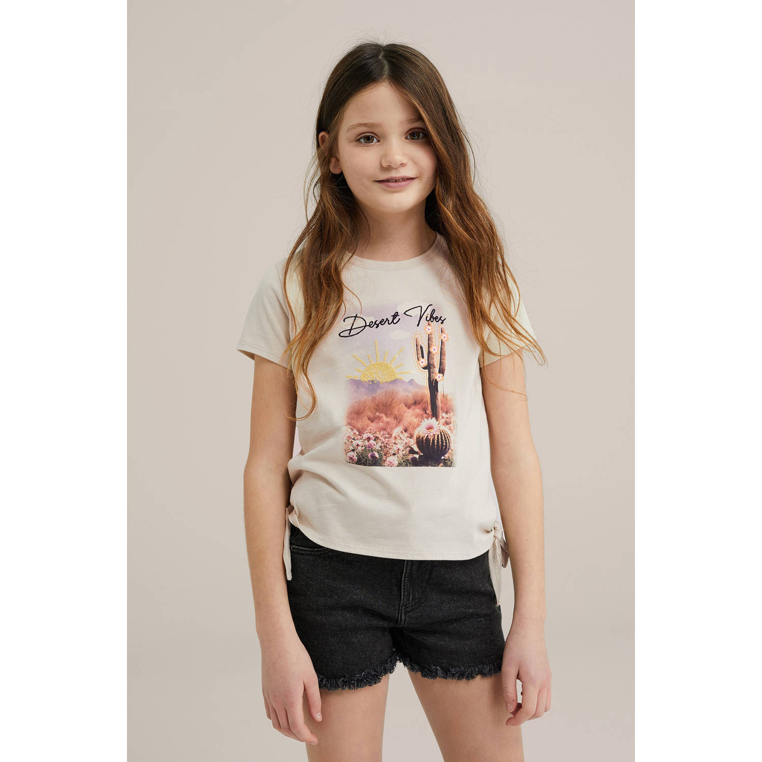 WE Fashion T-shirt beige met pailletten