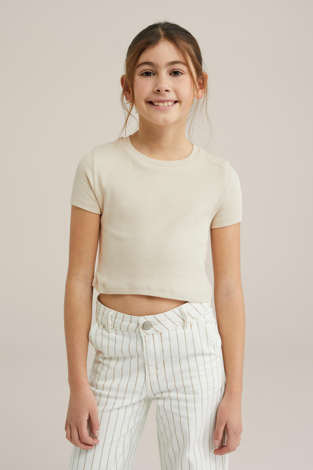 Ecru meisjes WE Fashion T-shirt van stretchkatoen met effen, korte mouwen en ronde hals