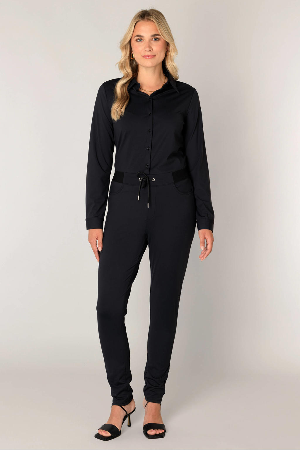 Base Level slim regular waist broek zwart