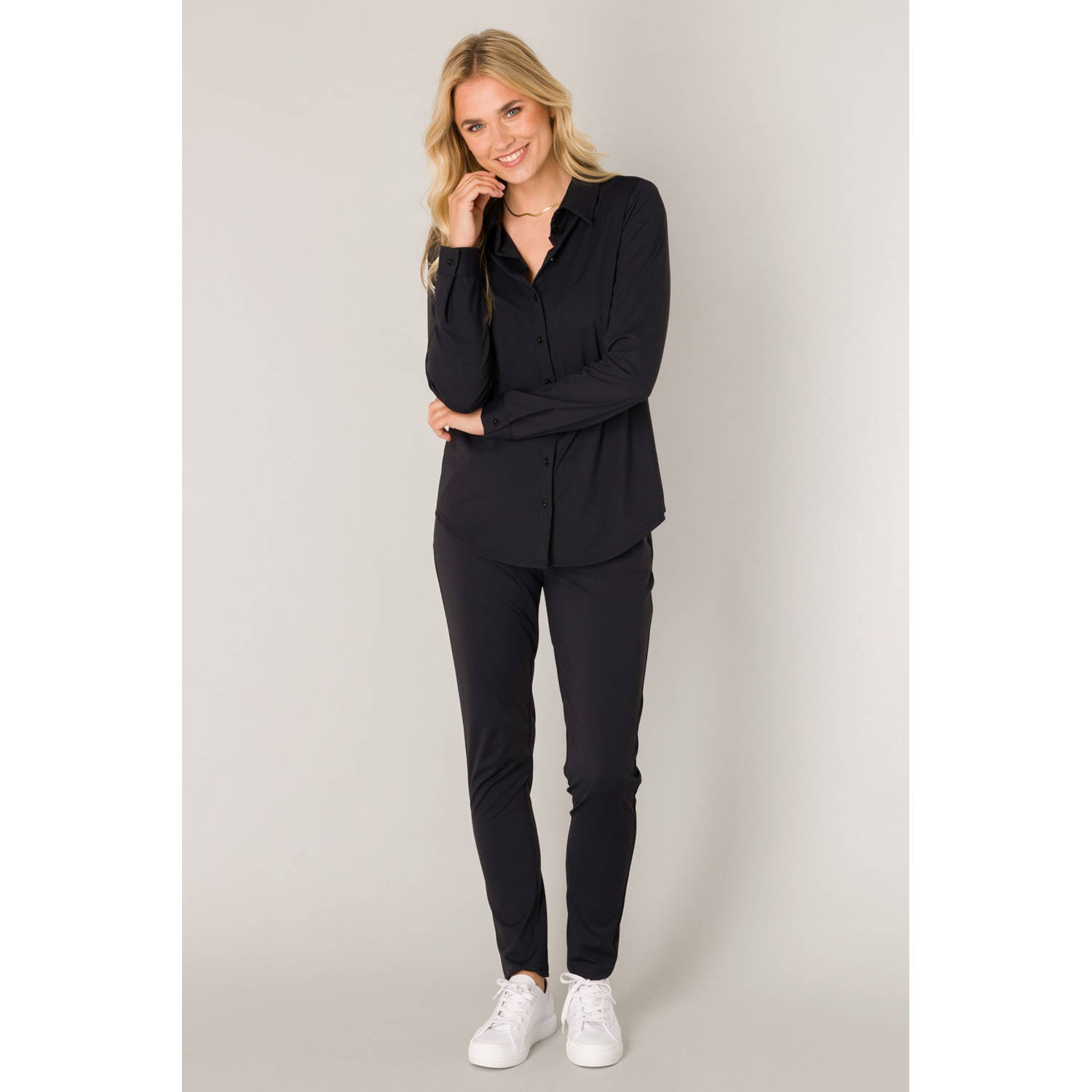 Base Level slim regular waist broek zwart