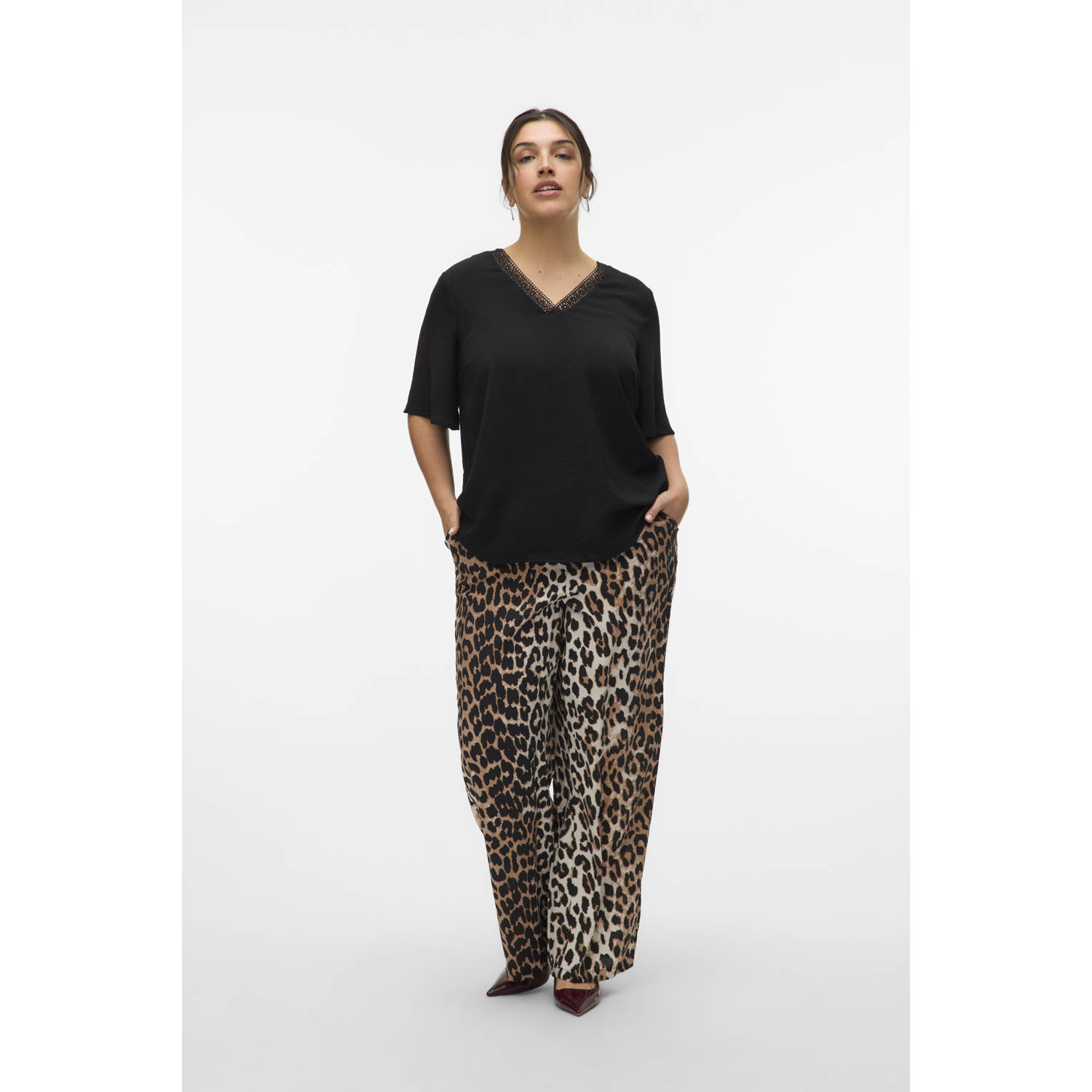 VERO MODA CURVE top zwart broderie