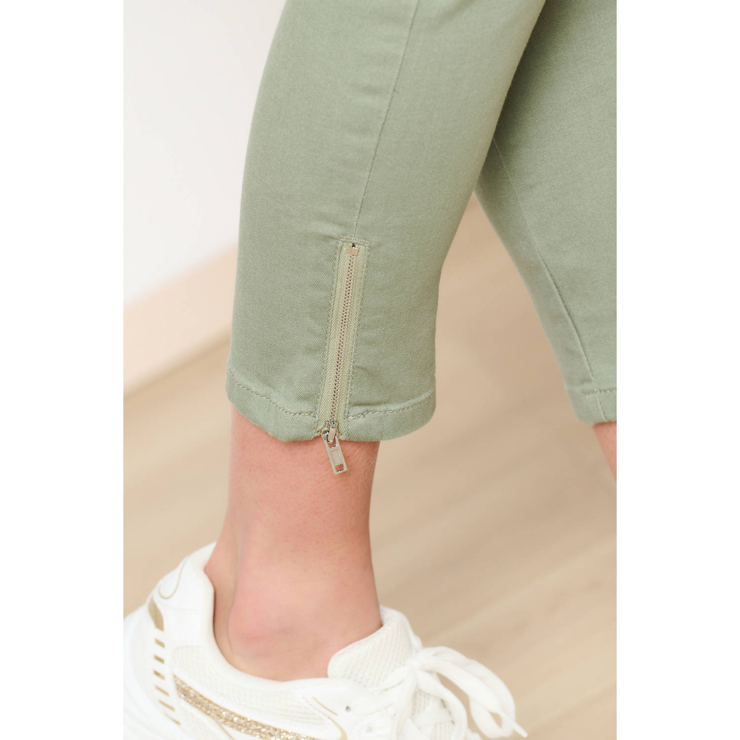 LOLALIZA cropped jeans lichtkaki