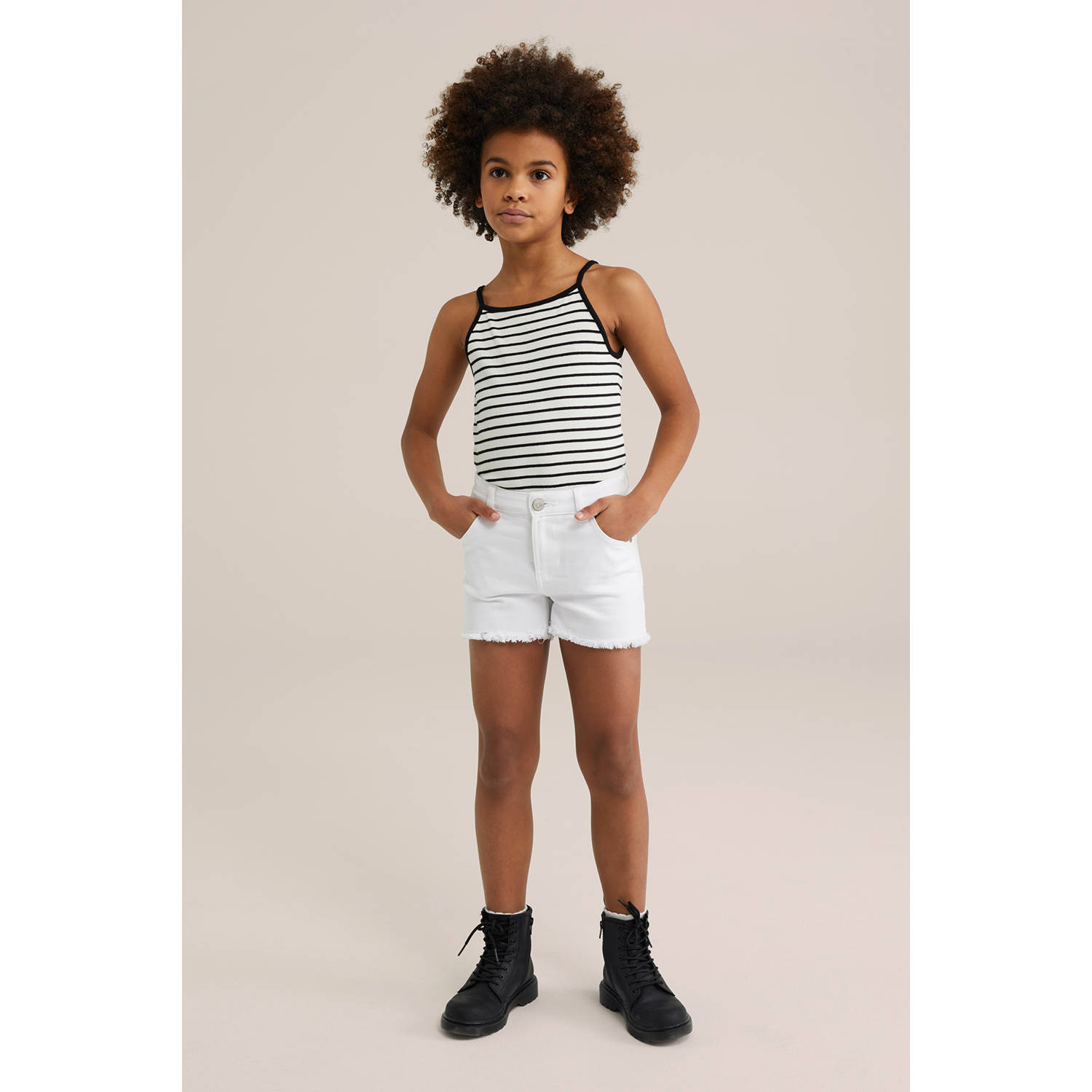 WE Fashion mouwloze top zwart rib gebreid