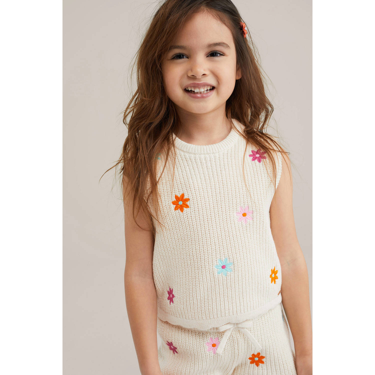 WE Fashion mouwloze top ecru gebreid