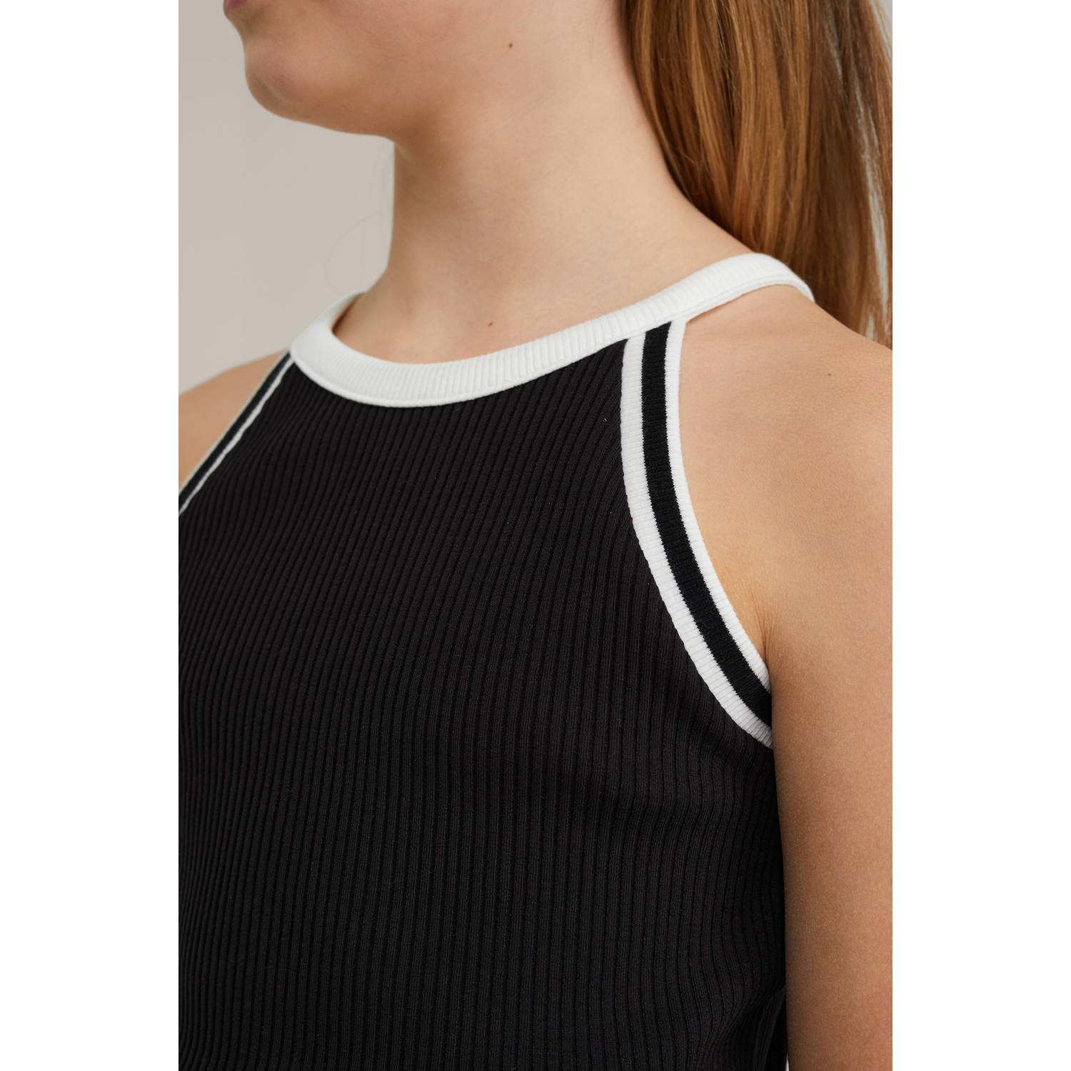 WE Fashion mouwloze top zwart rib gebreid