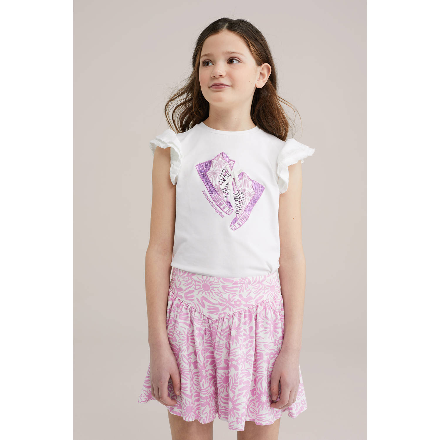 WE Fashion mouwloze top wit met pailletten