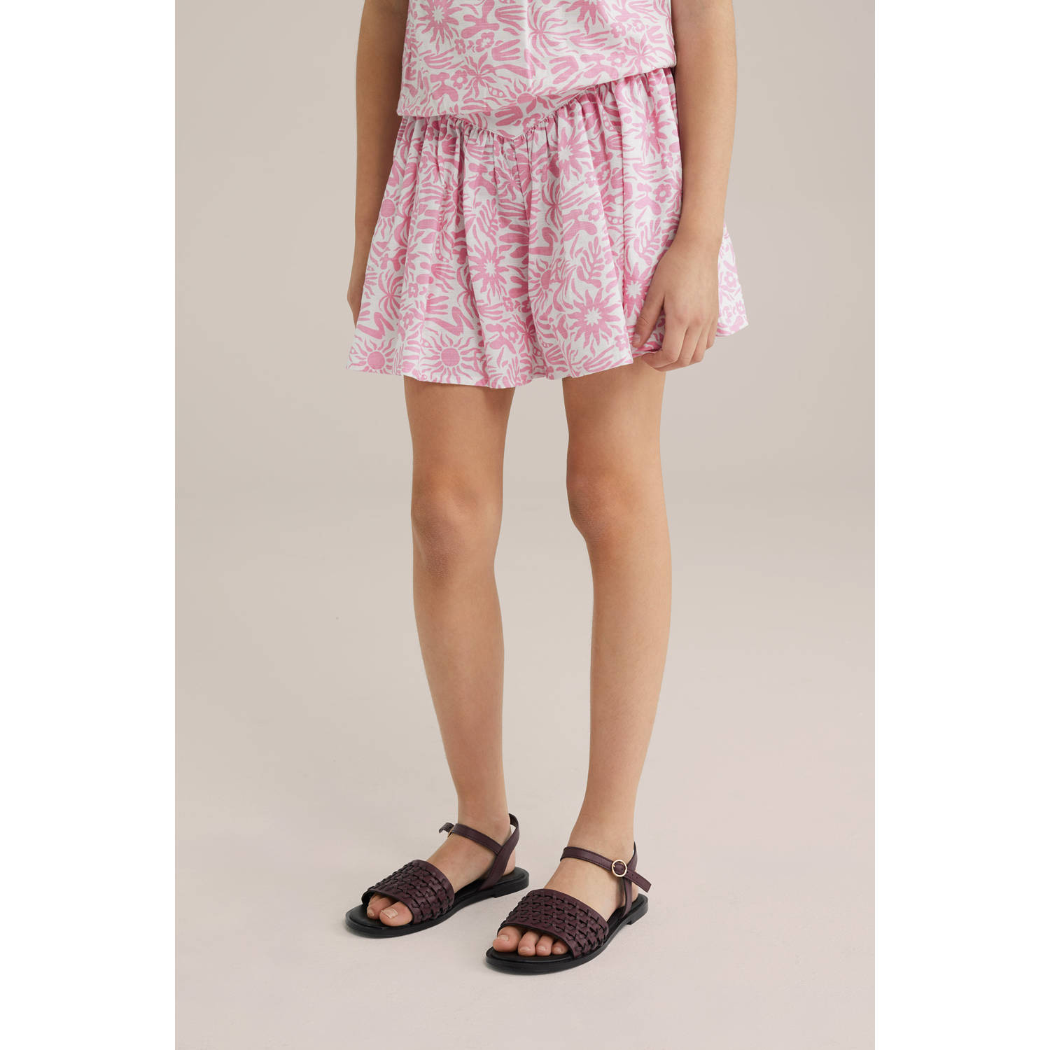 WE Fashion casual short lichtroze wit