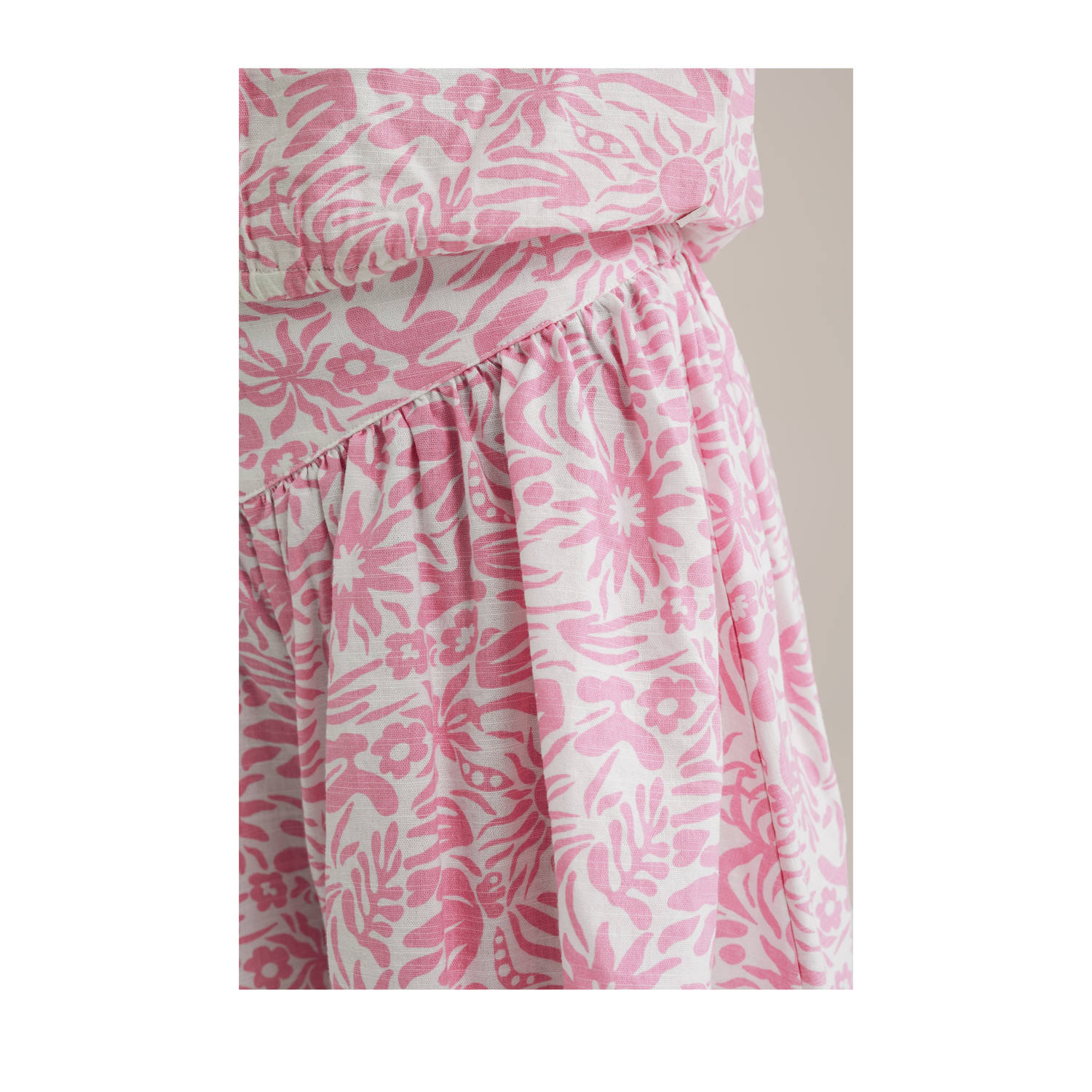 WE Fashion casual short lichtroze wit