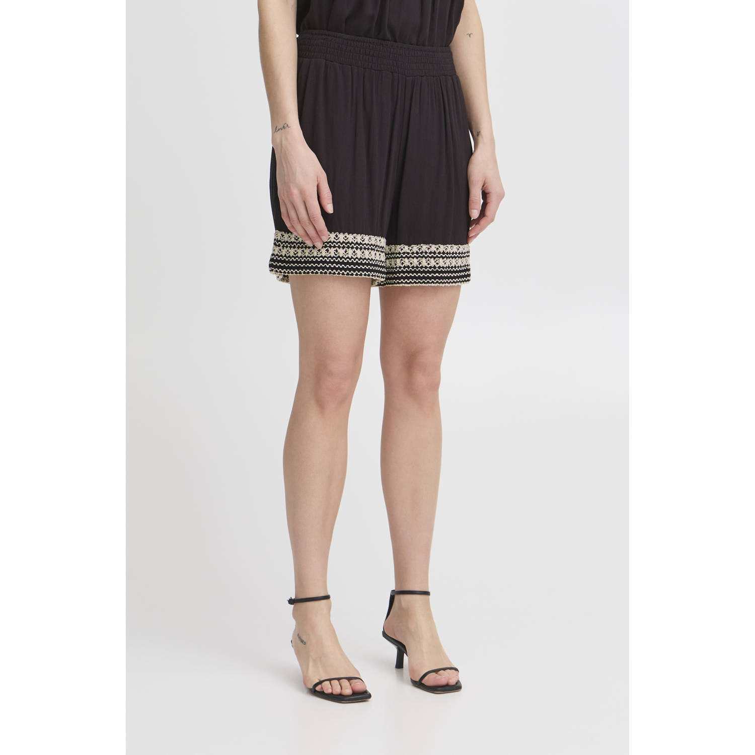 ICHI regular waist casual short zwart