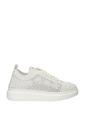   sneakers wit