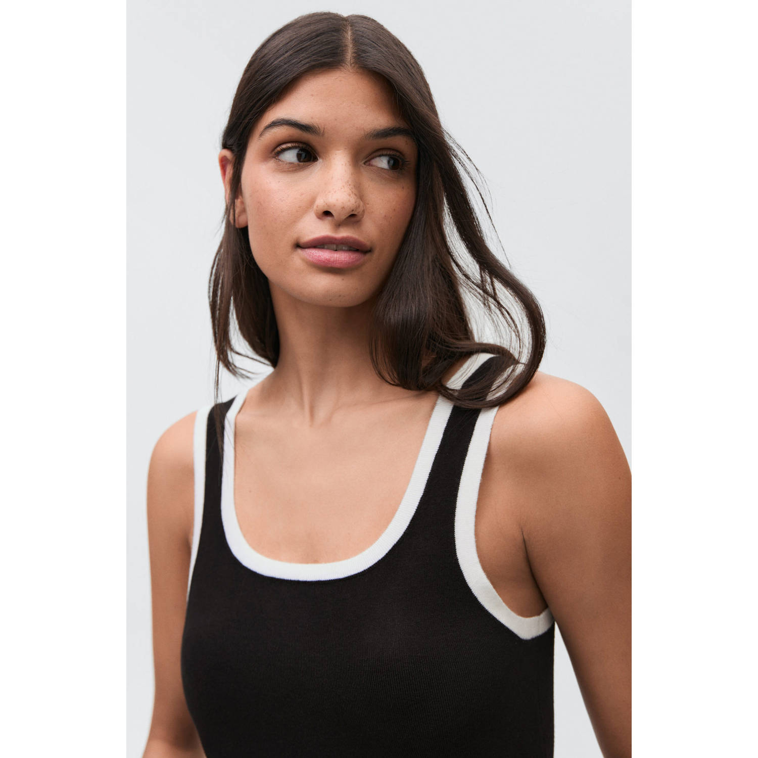 MANGO TEEN mouwloze top zwart