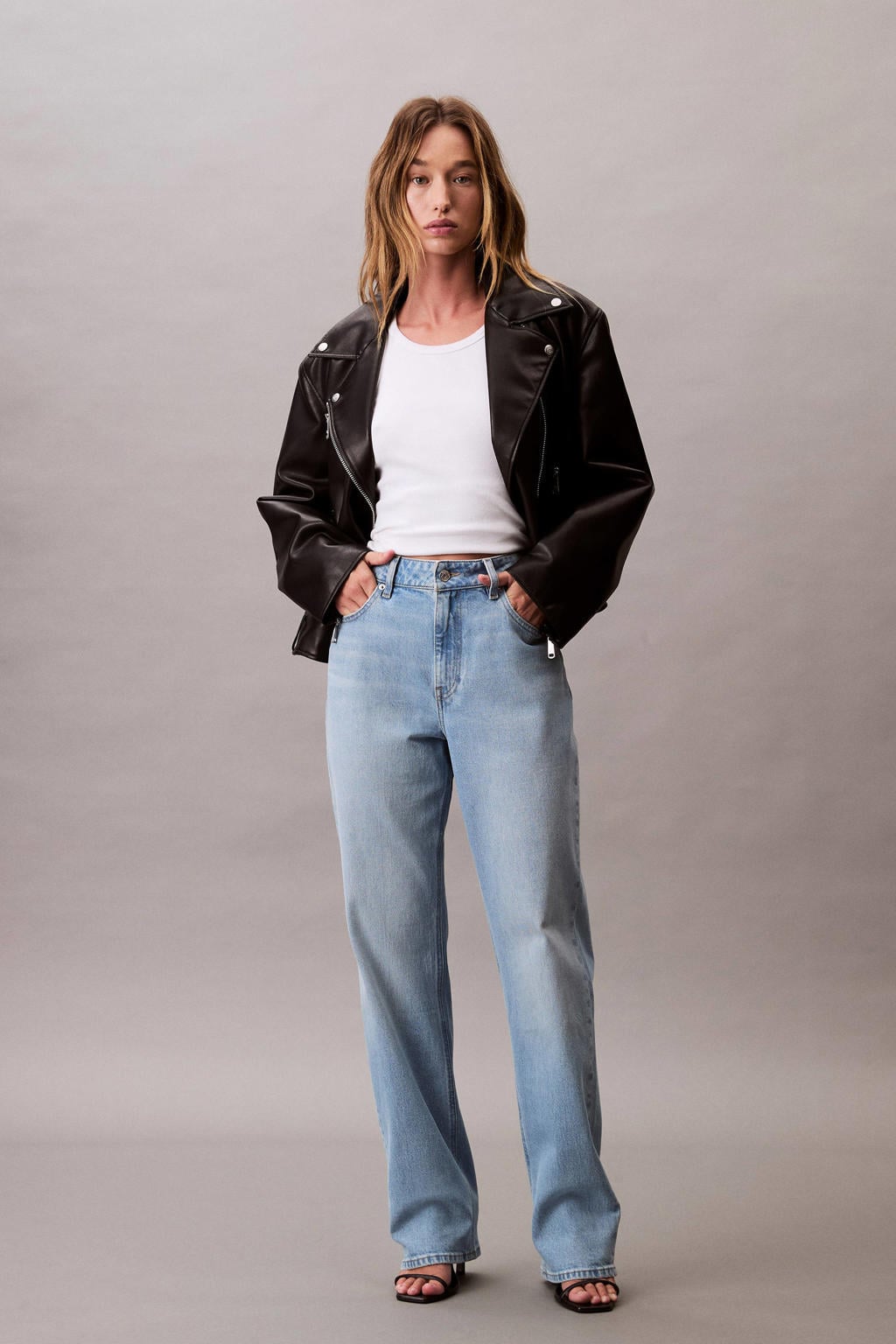 Light blue denim dames CALVIN KLEIN JEANS high waist straight leg jeans van denim met rits- en knoopsluiting en effen