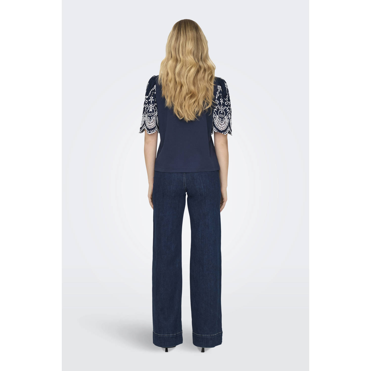 JDY top donkerblauw broderie