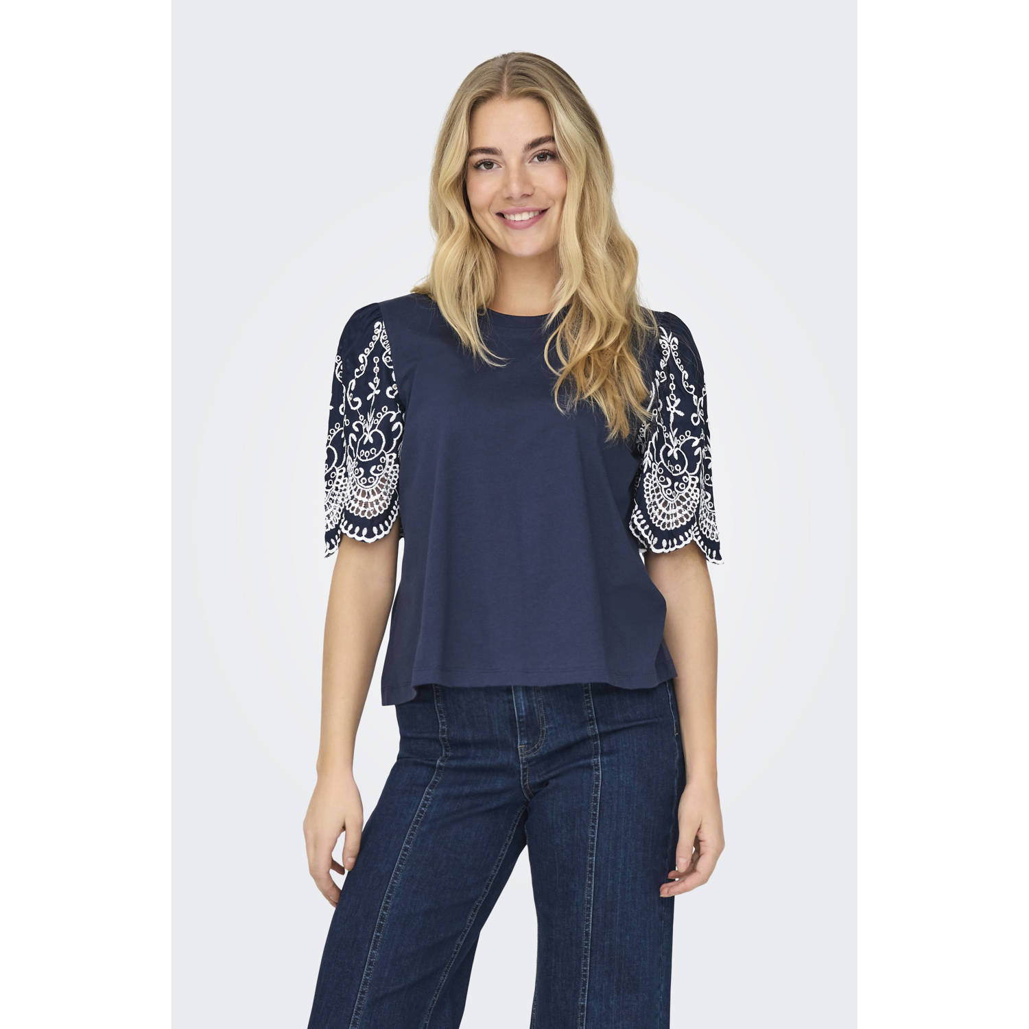 JDY top donkerblauw broderie