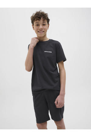 T-shirt + korte broek zwart