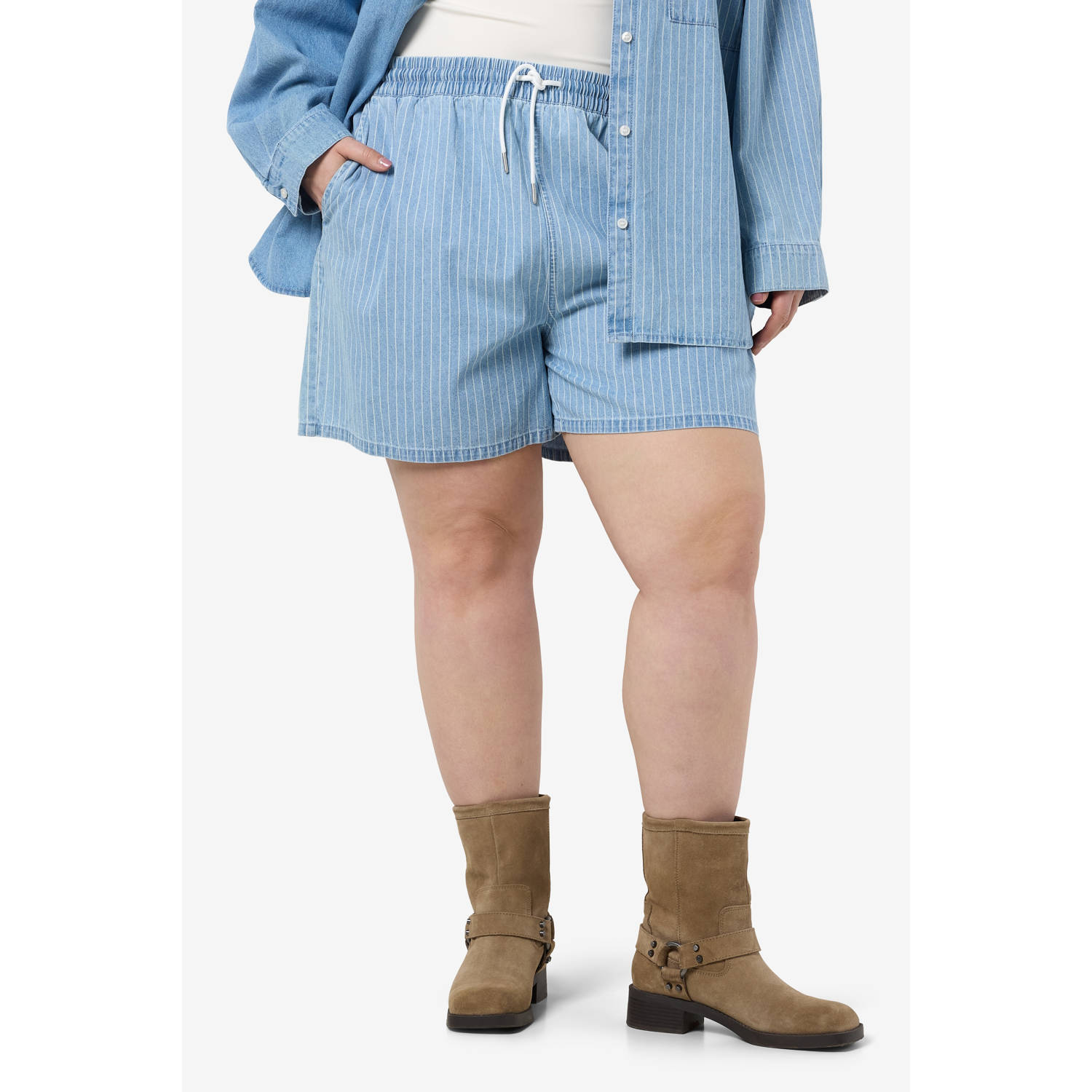 NOISY MAY Curve regular waist denim short light blue denim