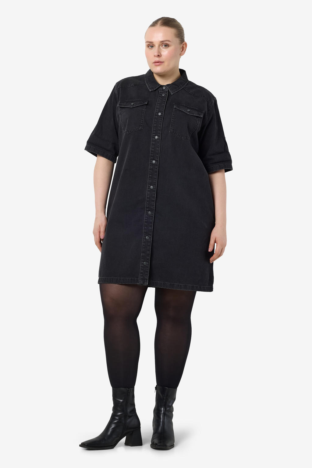 Zwarte dames NOISY MAY Curve spijkerjurk van denim met effen, korte mouwen, klassieke kraag en knoopsluiting