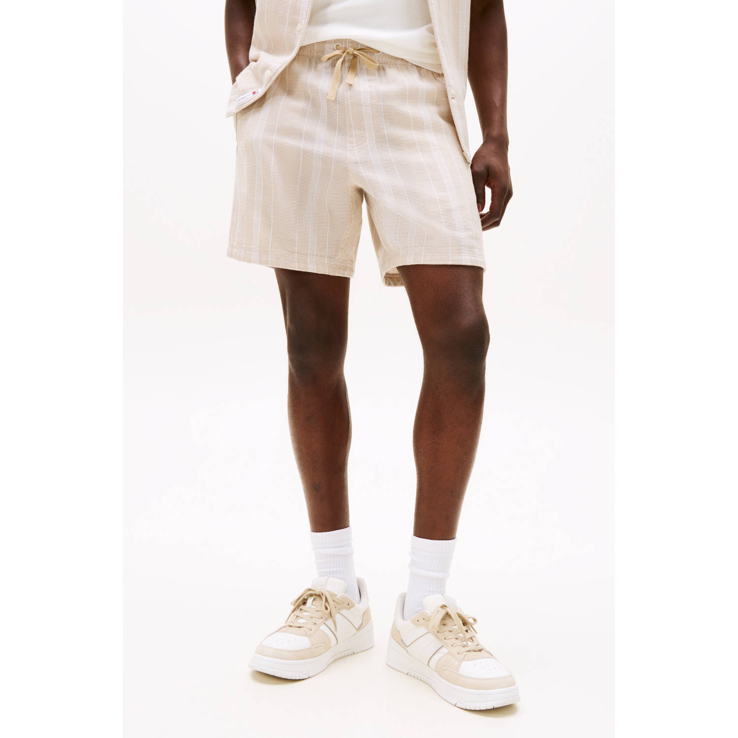 Tommy Jeans regular casual short ecru