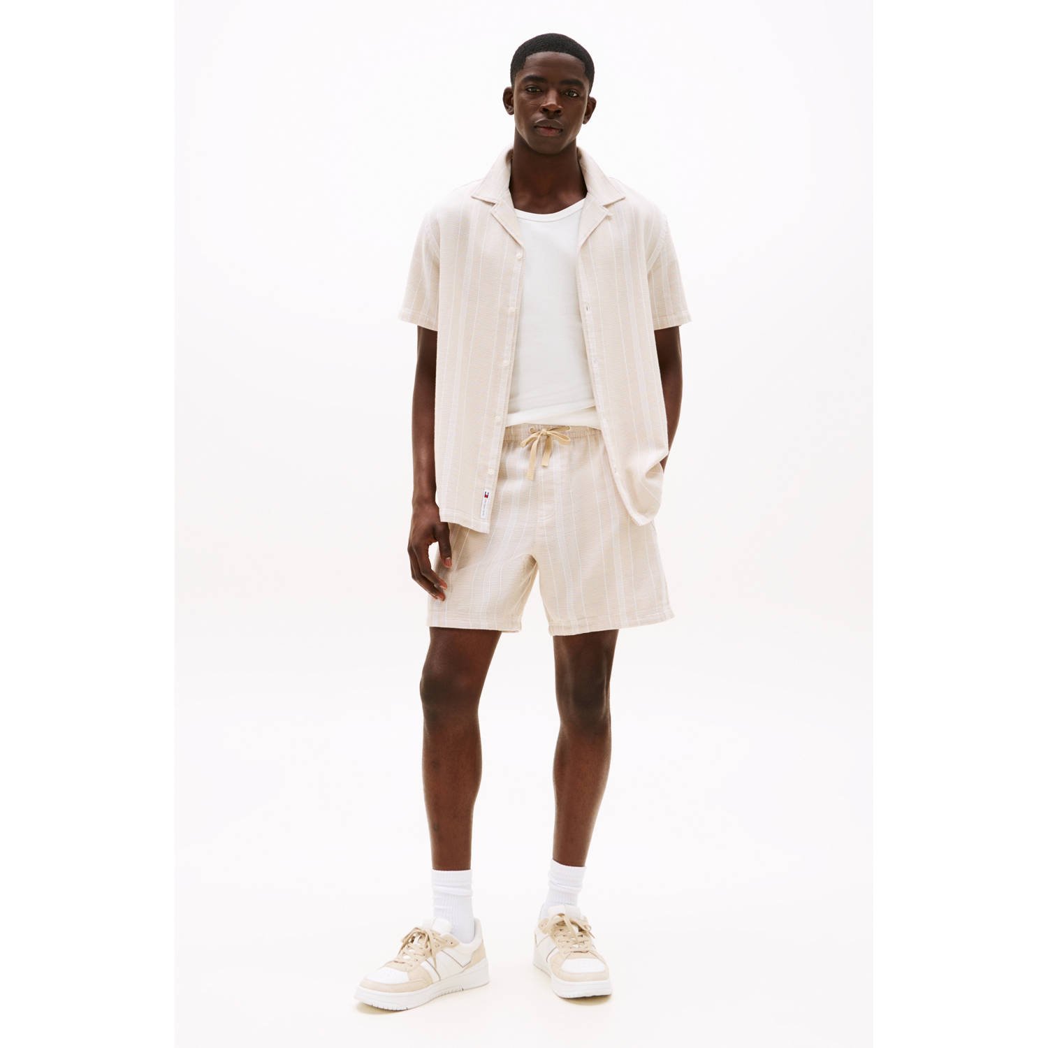 Tommy Jeans regular casual short ecru