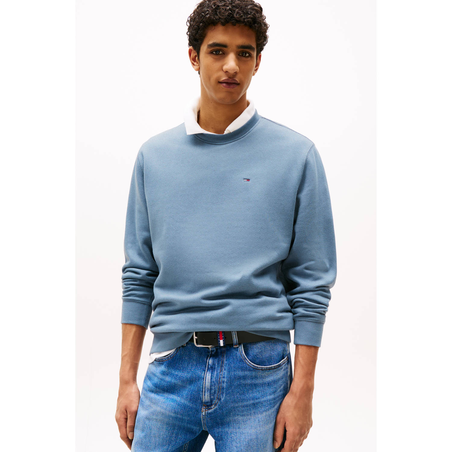 TOMMY JEANS Sweatshirt TJM REG S FLAG CREW Met geborduurd merklogo op borsthoogte
