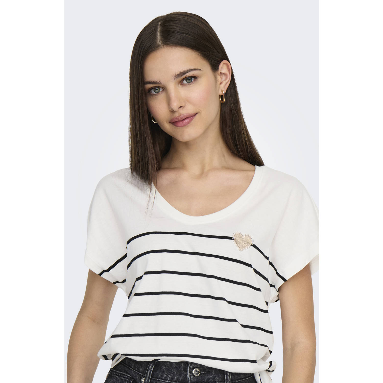 Only Shirt met korte mouwen ONLEMILY LIFE S S HEART TOP CS JRS