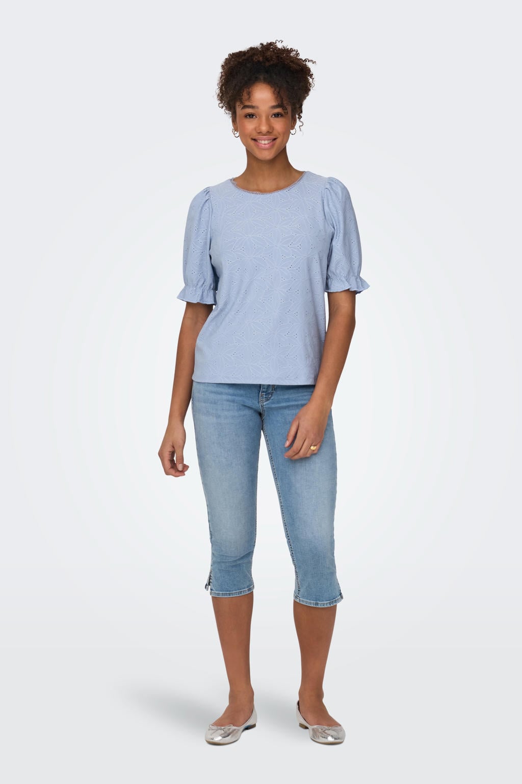 Lichtblauwe dames ONLY top broderie van polyester met effen, korte mouwen en ronde hals