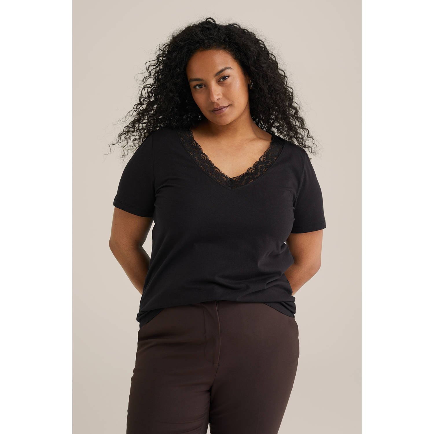 WE Fashion Curve T-shirt zwart