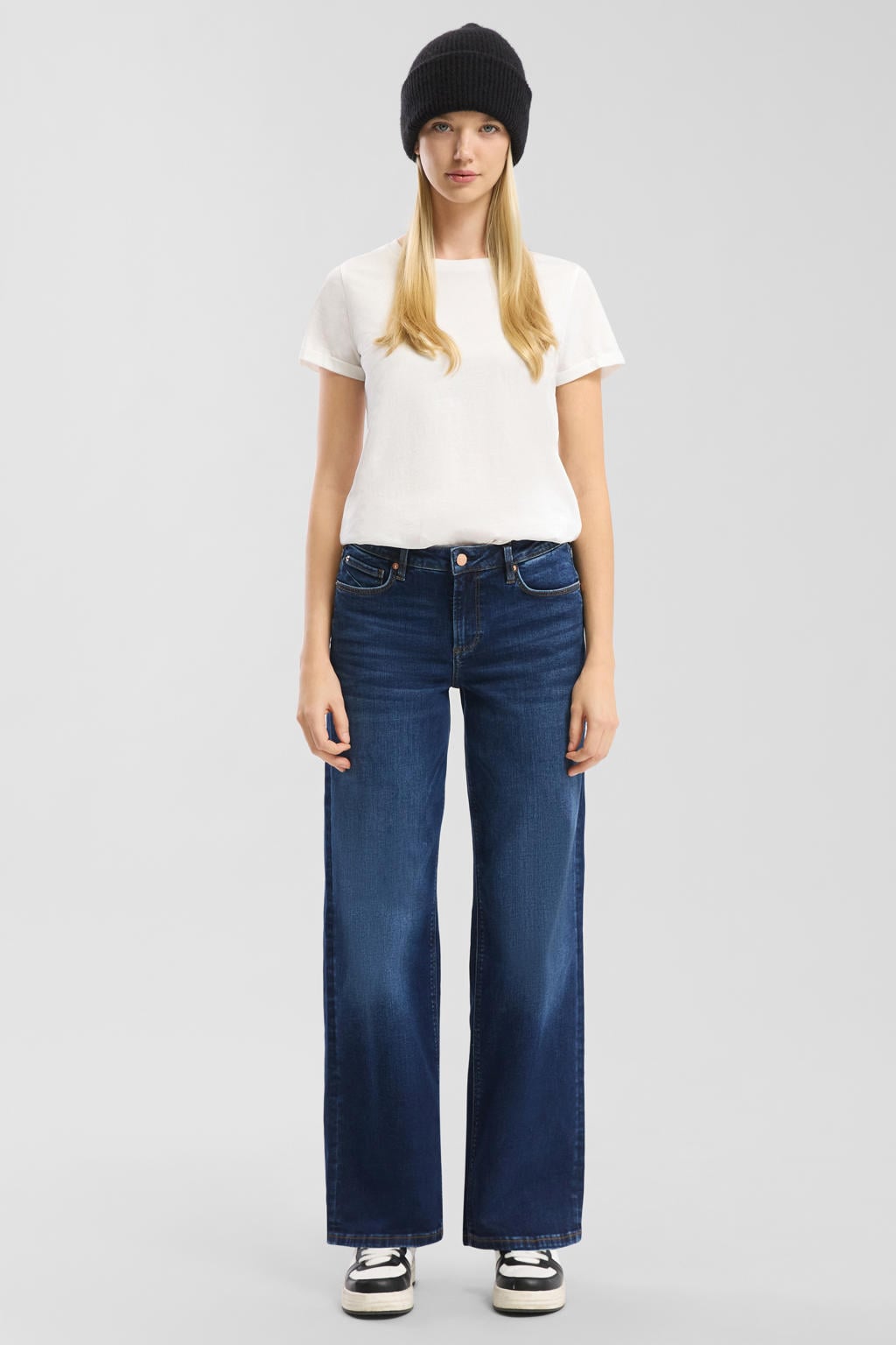 Witte dames QS T-shirt van katoen met effen, korte mouwen, ronde hals en omslagdetail