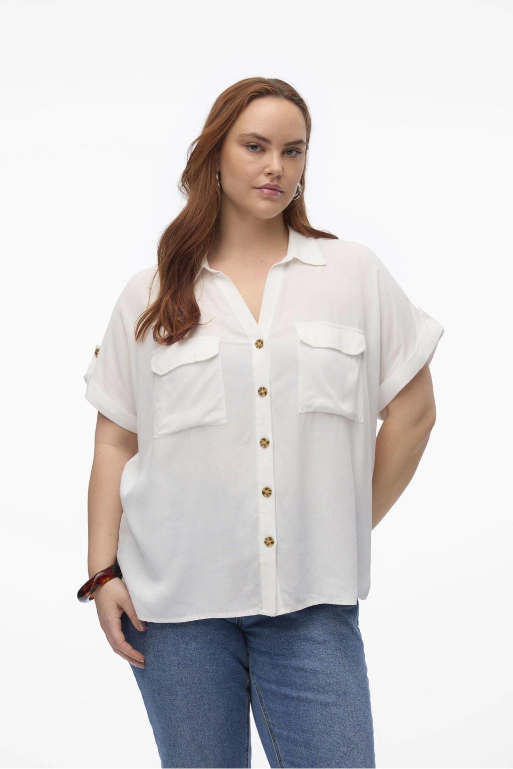 Witte dames VERO MODA CURVE blouse van viscose met effen, korte mouwen, button down sluiting, knoopsluiting en geweven detail