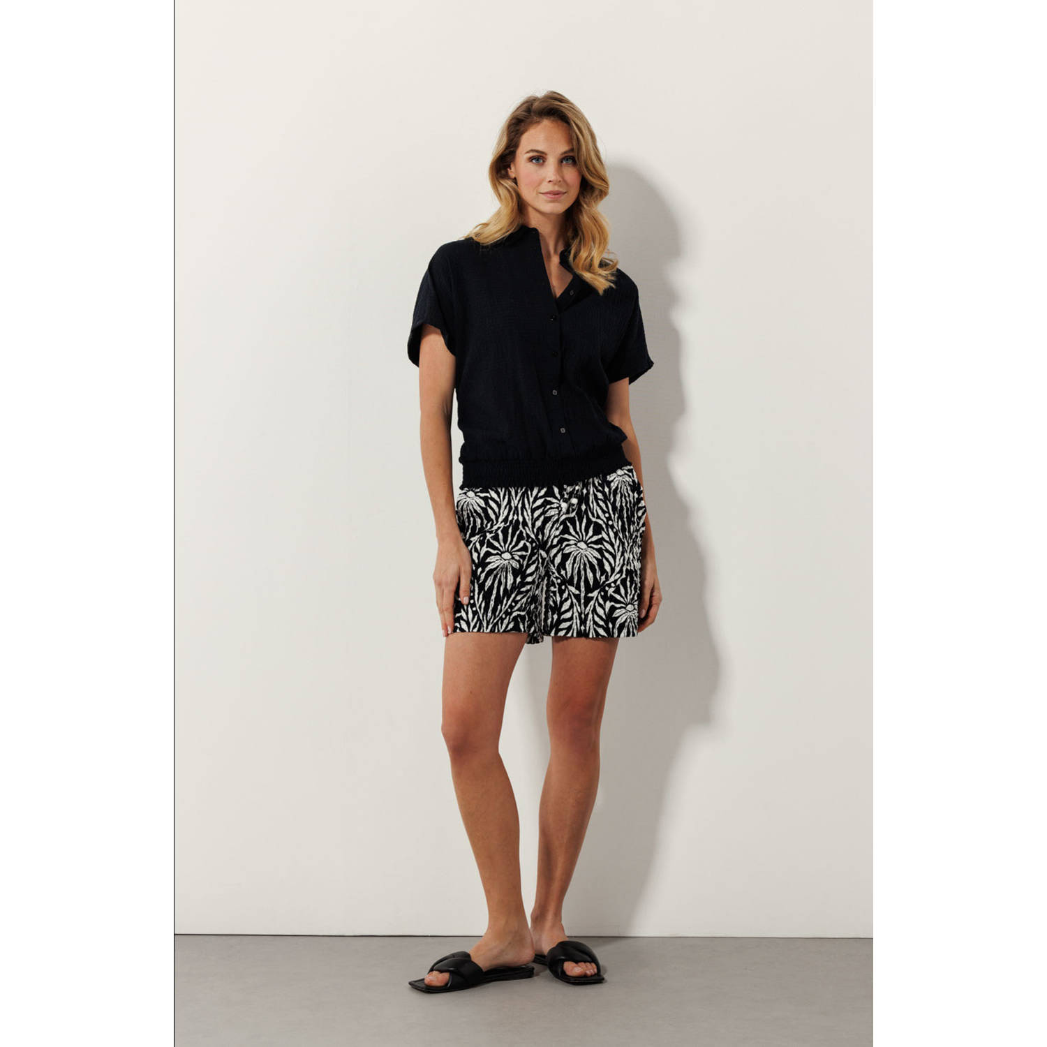 Tramontana straight regular waist casual short zwart