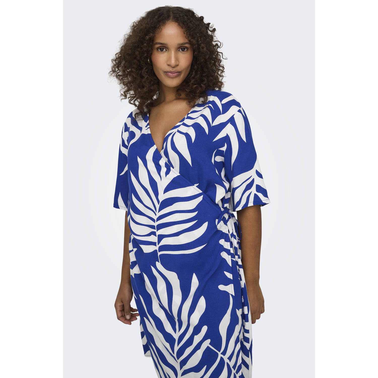 ONLY CARMAKOMA wikkel- overslagjurk blauw