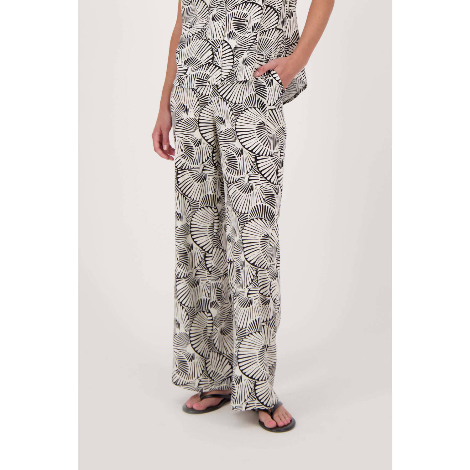 Zusss straight regular waist casual broek zwart