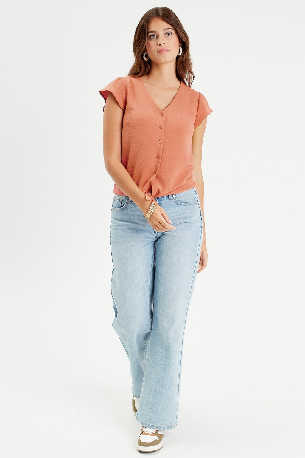 Zalmkleurige dames Cache Cache blouse van polyester met effen, korte mouwen, V-hals, knoopsluiting en knoopdetail