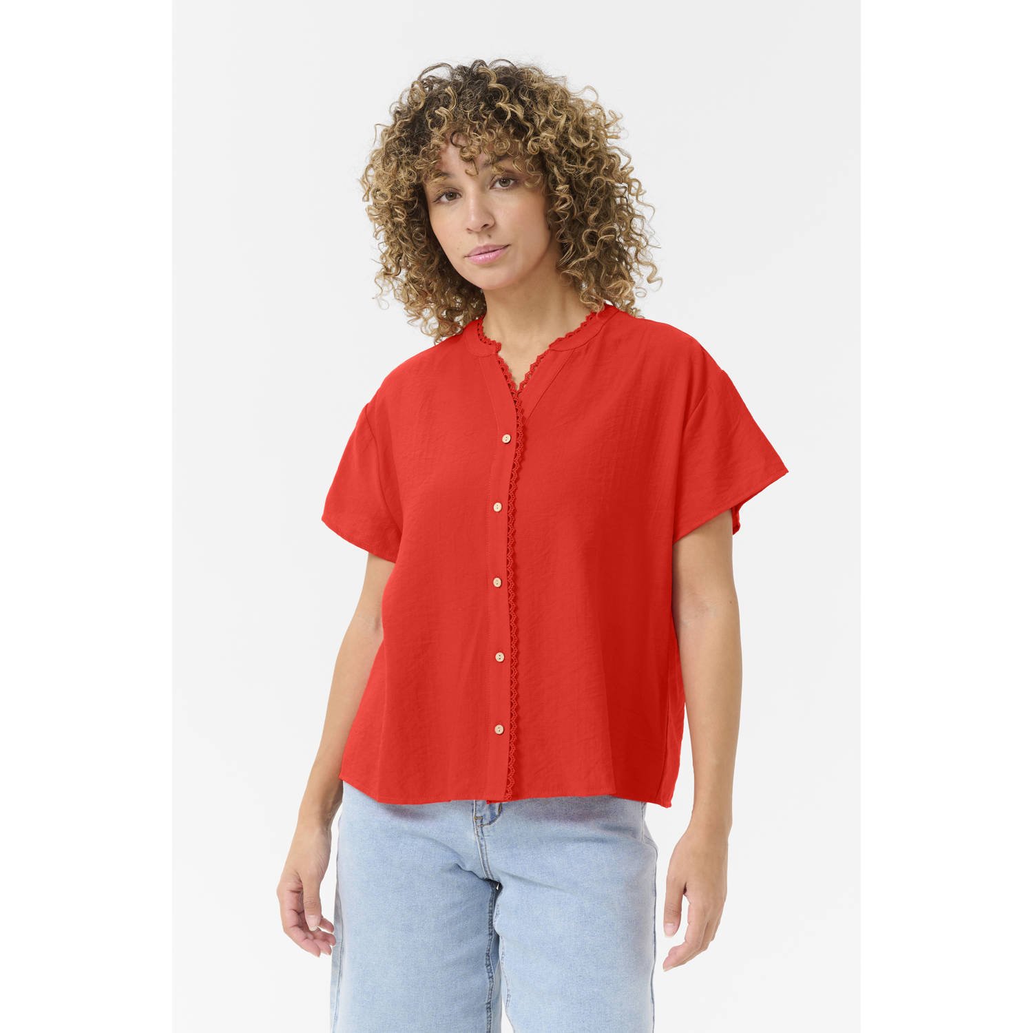 Cream blouse rood