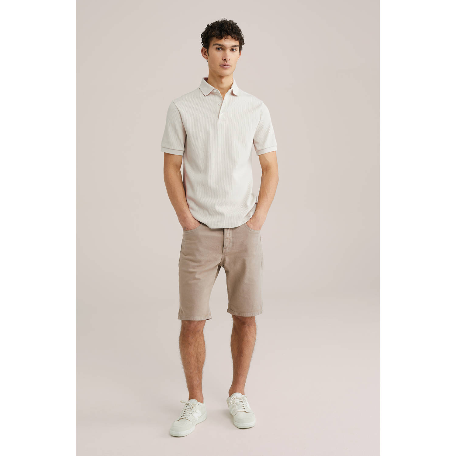 WE Fashion slim polo rib gebreid beige
