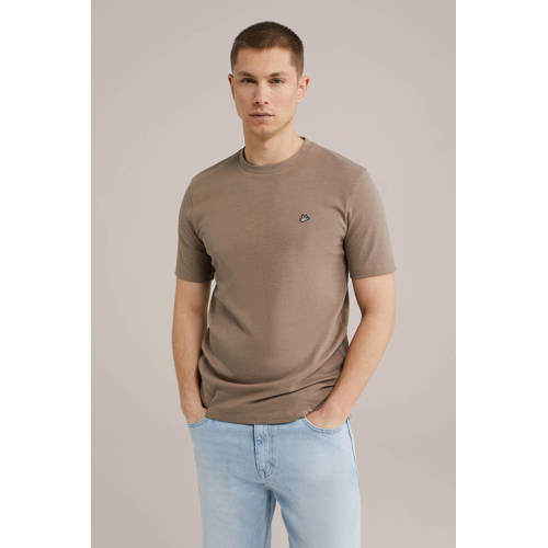 WE Fashion slim fit T-shirt bruin afbeelding