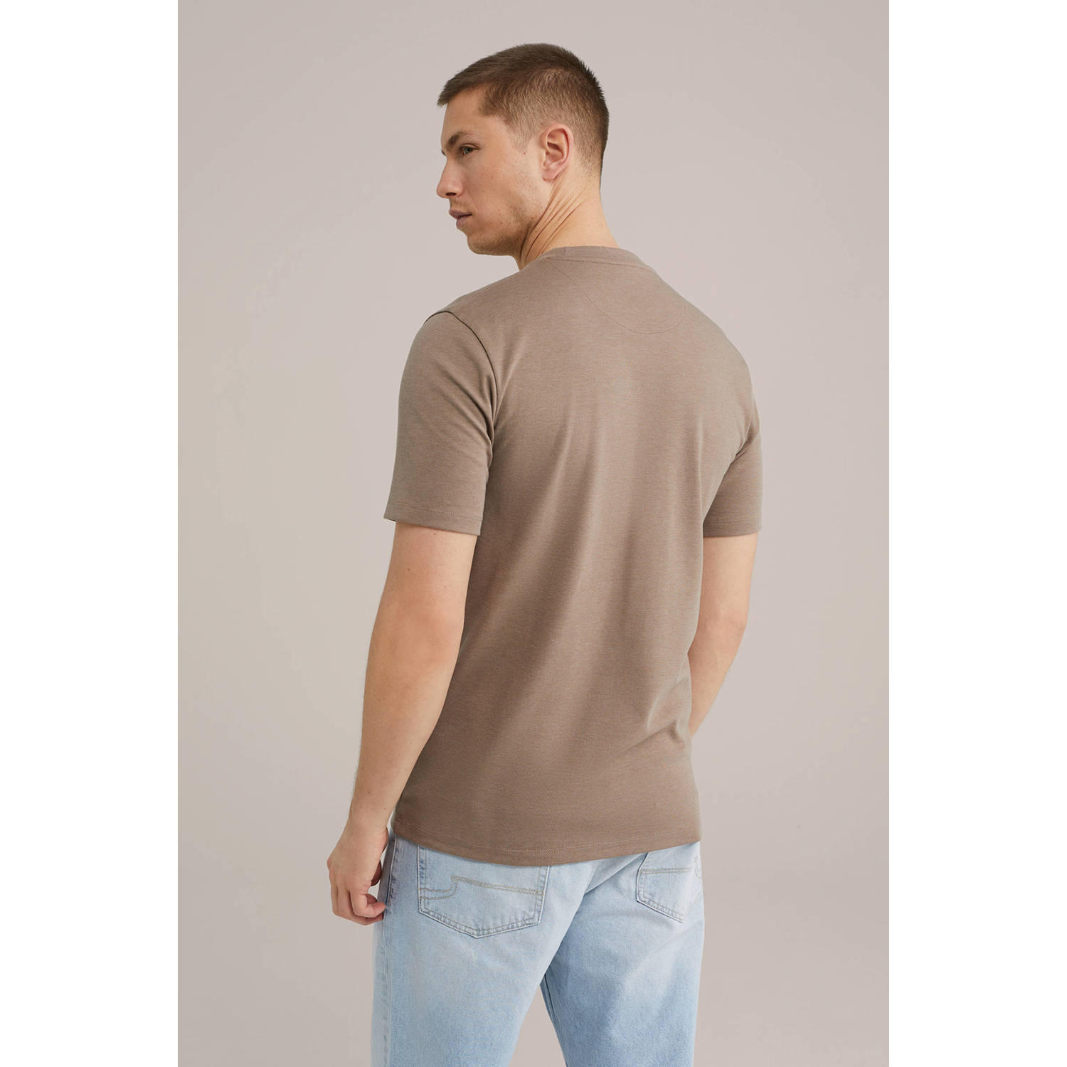 WE Fashion WE Fundamentals slim fit T-shirt bruin