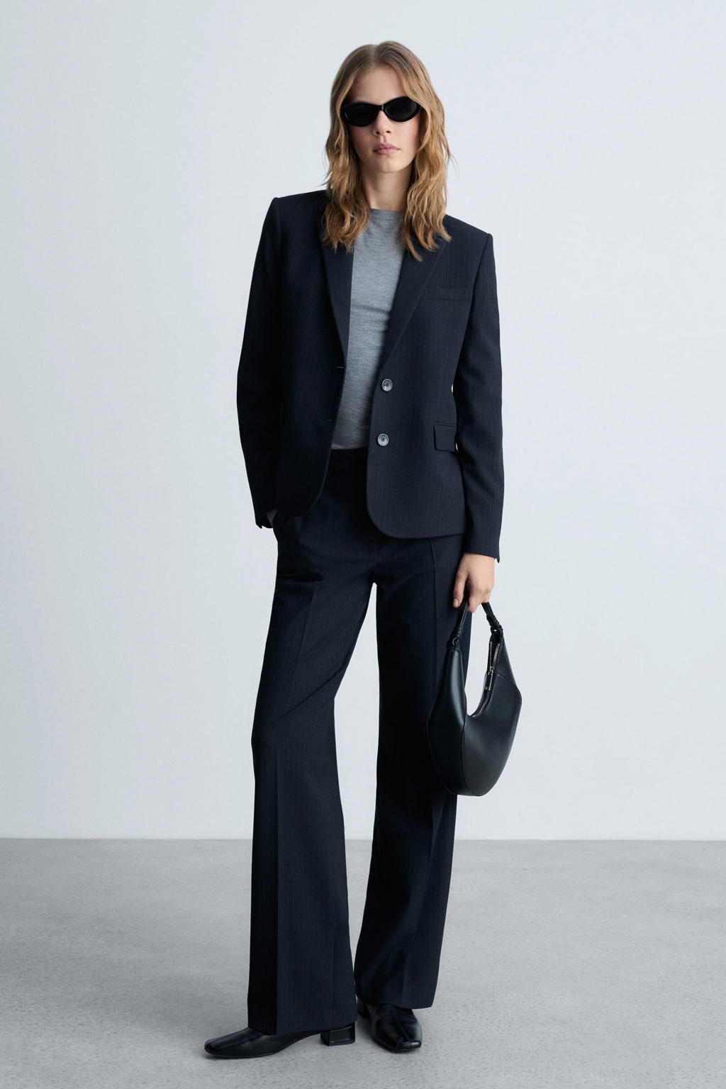 Donkerblauwe dames Mango regular blazer van polyester met krijtstreepprint, lange mouwen, klassieke kraag en knoopsluiting