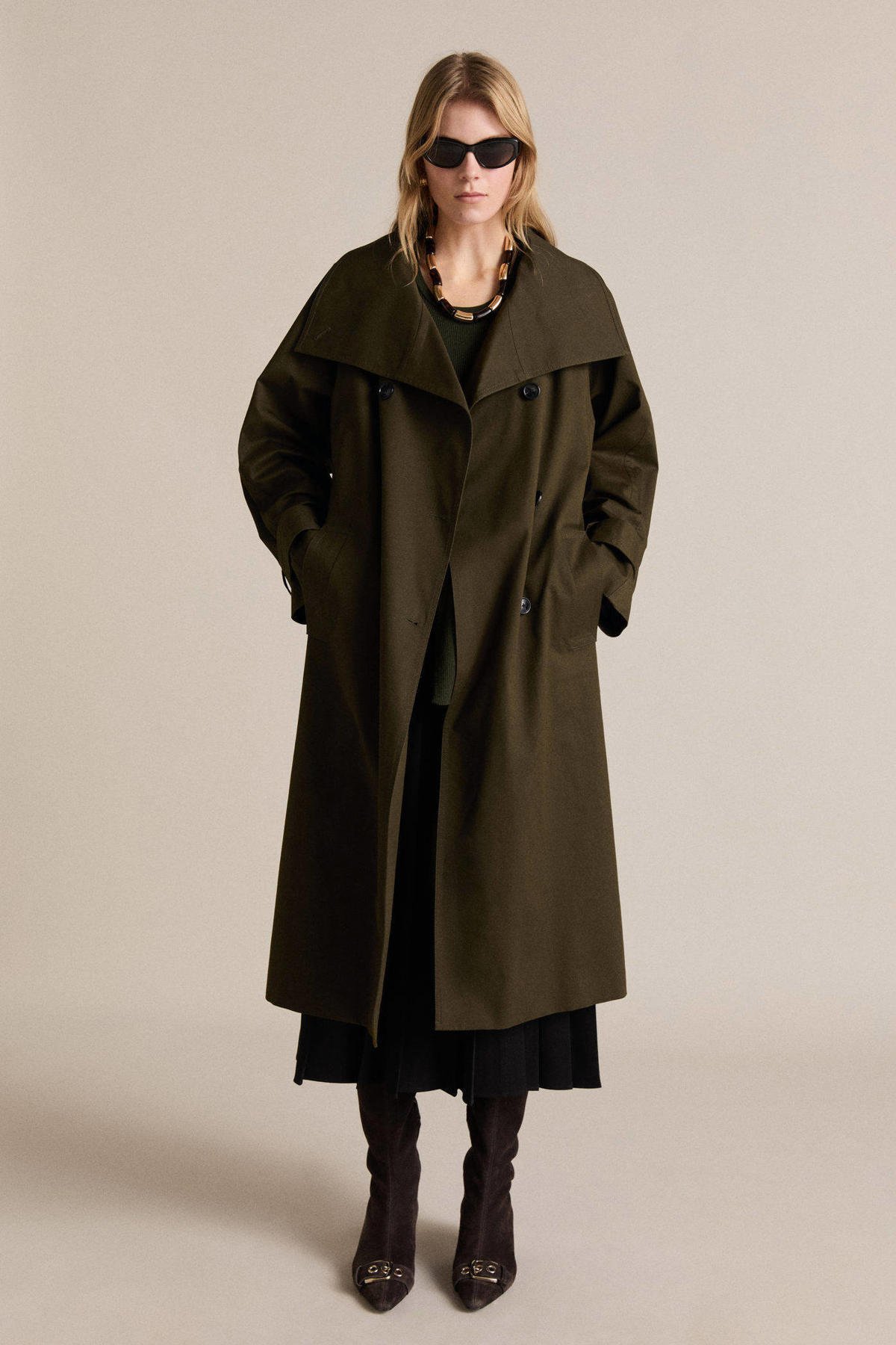 trenchcoat kaki