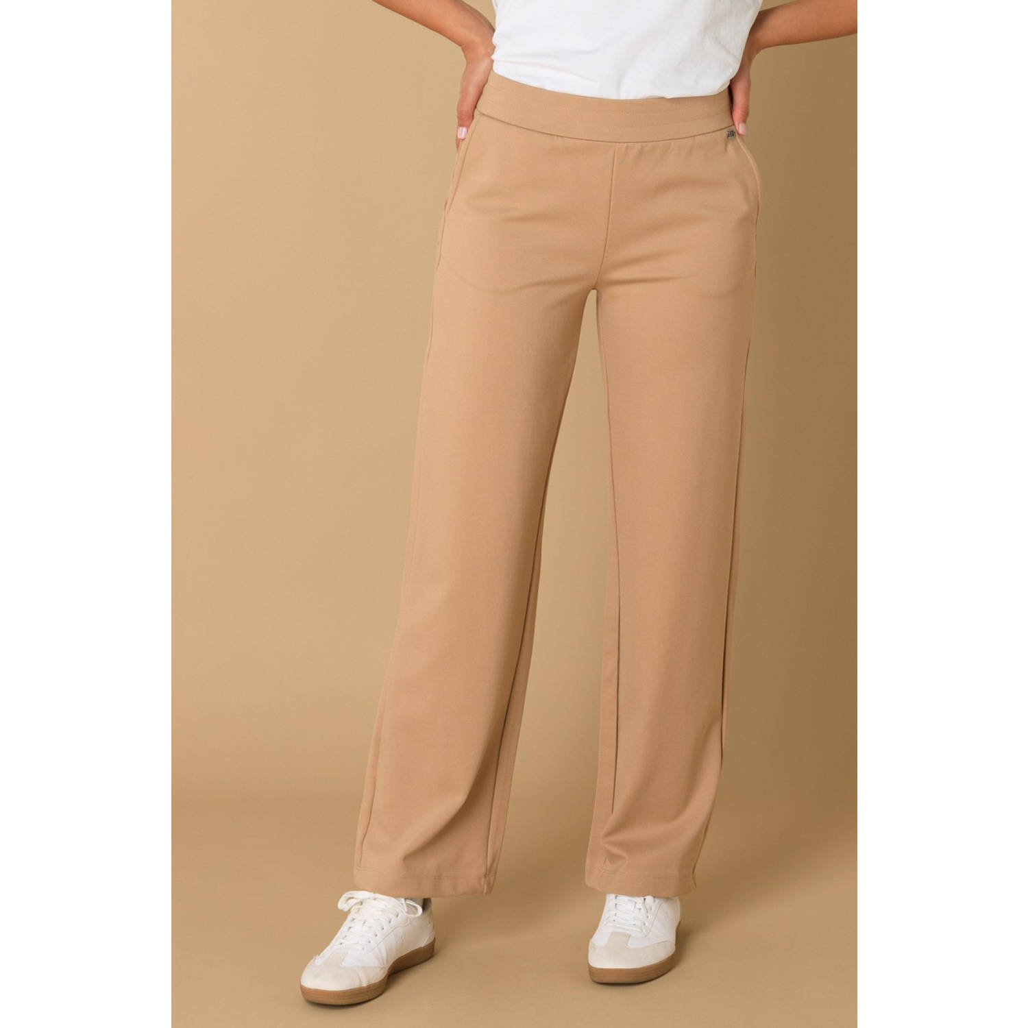 Ivy Beau wide leg casual broek travelstof zand