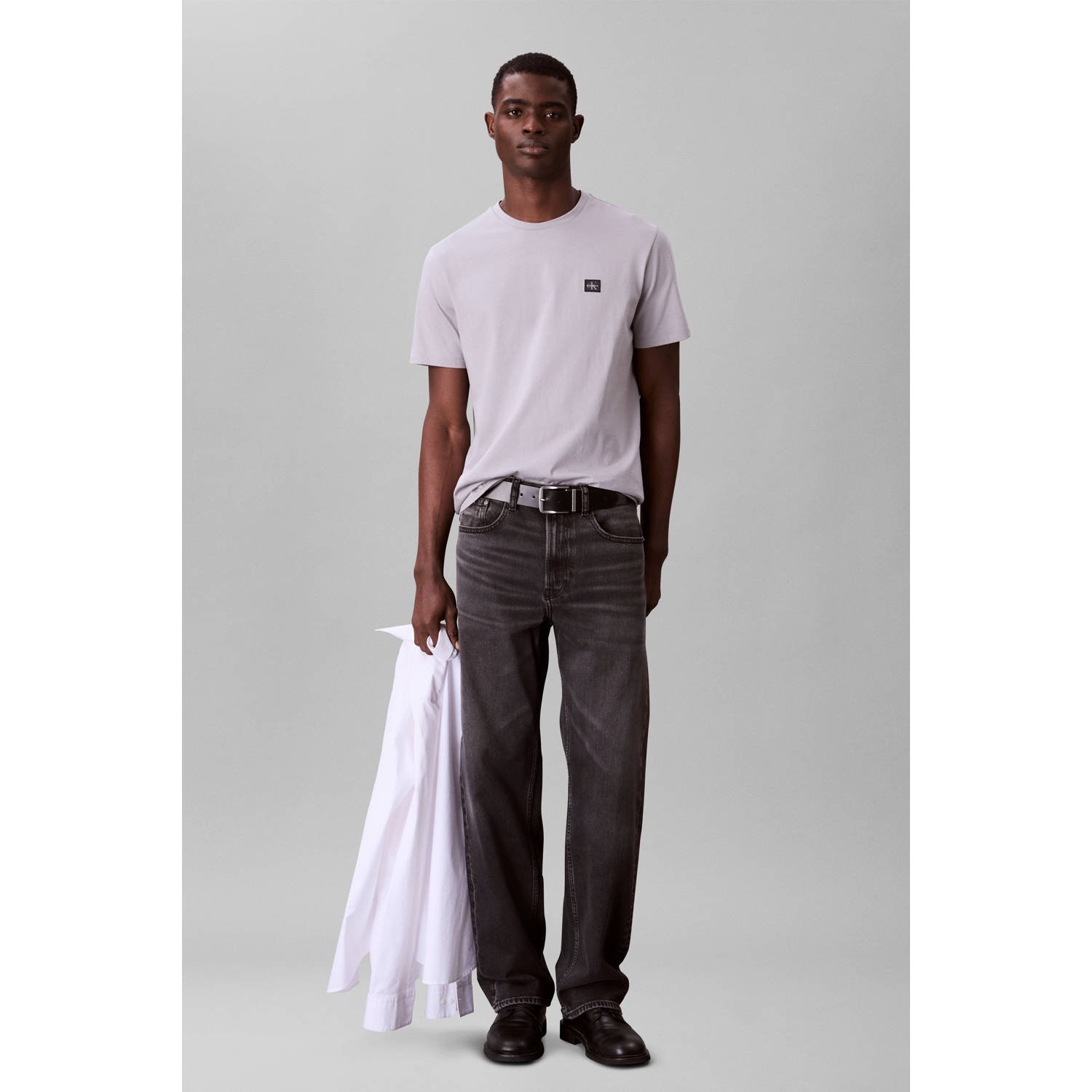 CALVIN KLEIN JEANS regular T-shirt BADGE 30S lichtgrijs