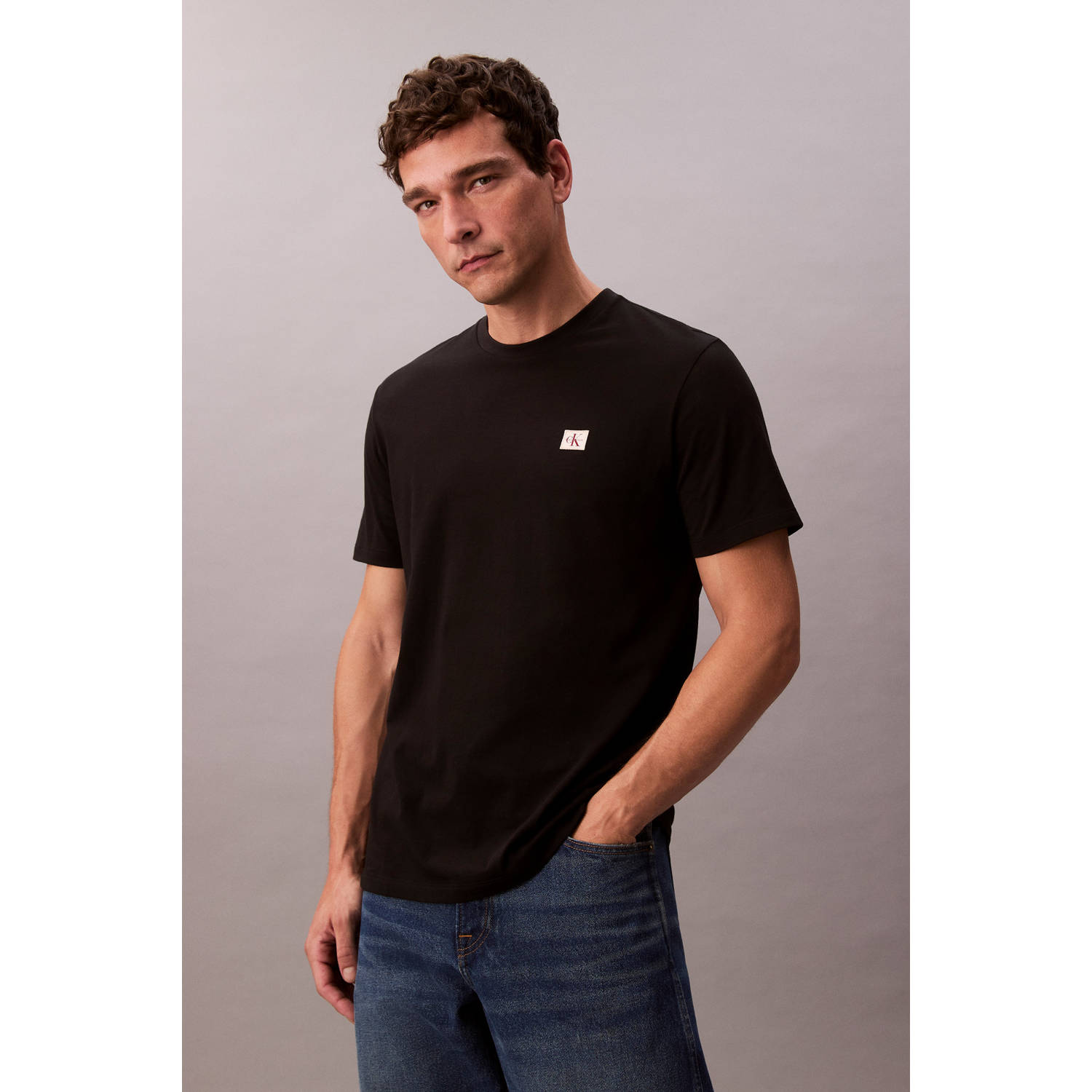 CALVIN KLEIN JEANS regular T-shirt BADGE 30S zwart