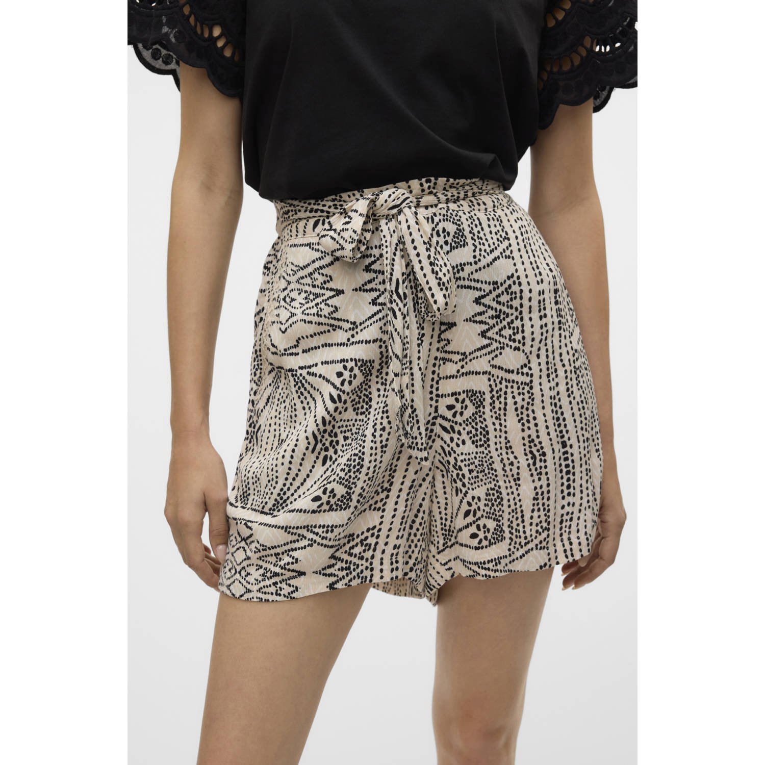 VERO MODA rechtvallend high waist casual short crème